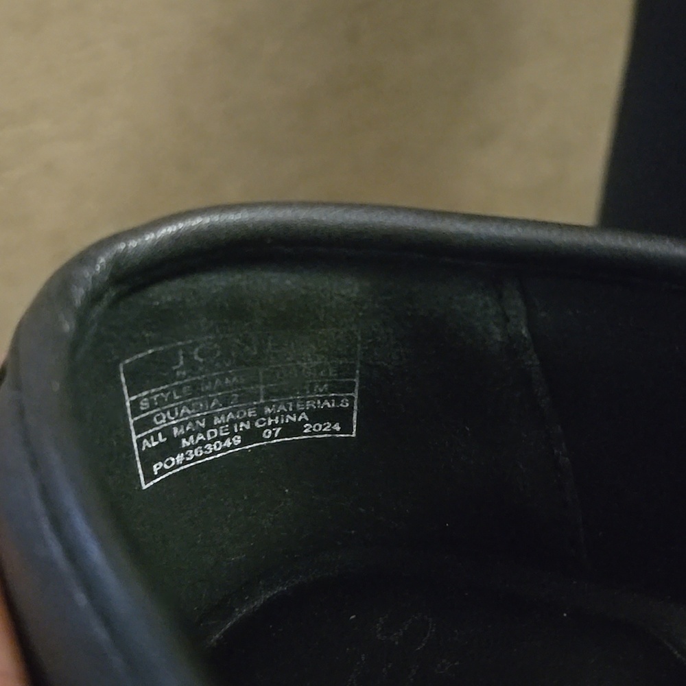 Elegant Black Quilted Women's Loafers - Picture 9 of 10